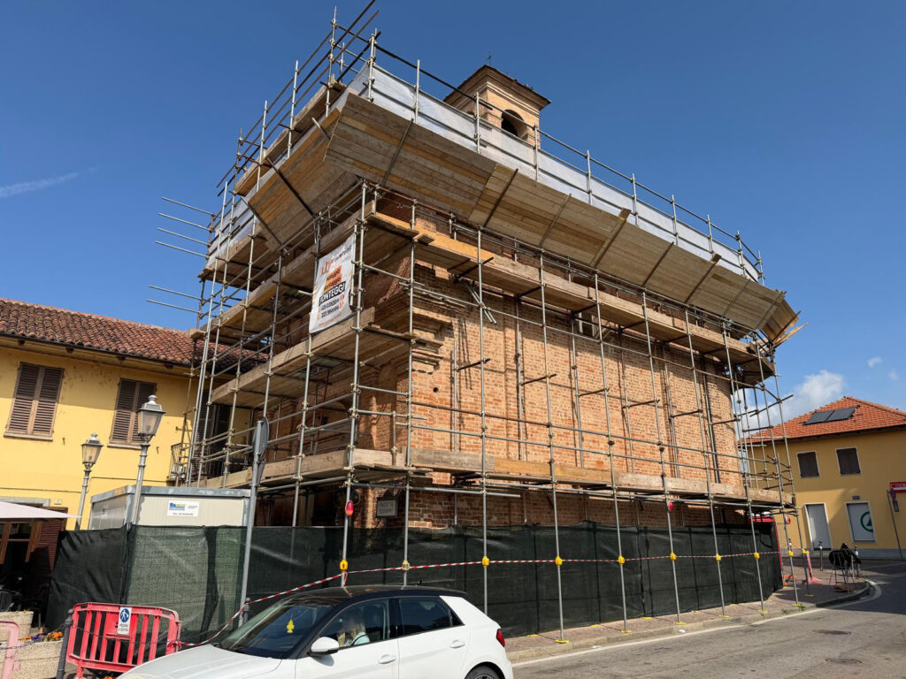 Ponteggi per ristrutturazione edificio Torino